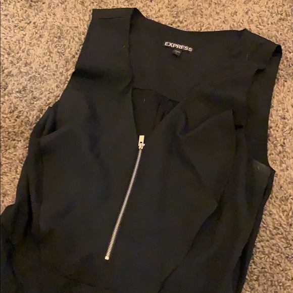 Express Ruffle Romper - Picture 2 of 2